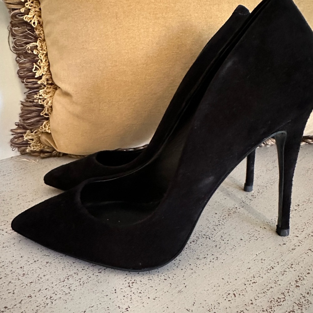 Steve Madden black suede heels. Size 8 1/2
